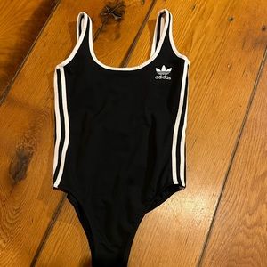 ❤️ADIDAS BODYSUIT❤️
